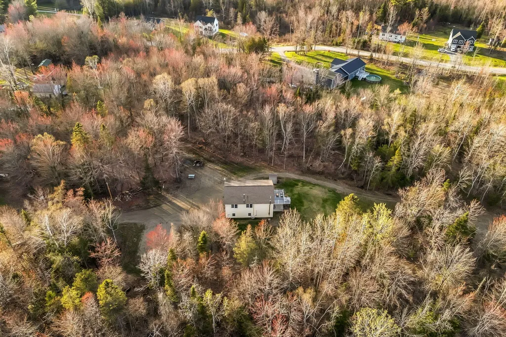 21 Glazier Lane Levant ME 04456