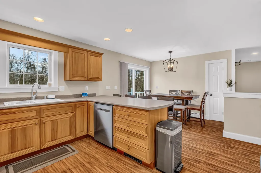21 Glazier Lane Levant ME 04456