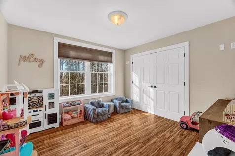 21 Glazier Lane Levant ME 04456