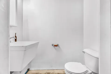 21 Glazier Lane Levant ME 04456