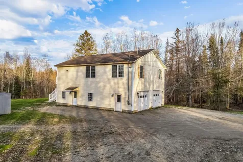 21 Glazier Lane Levant ME 04456