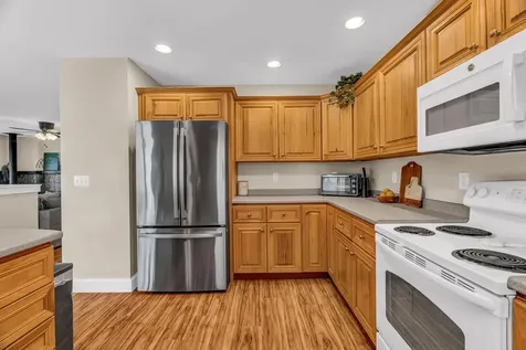 21 Glazier Lane Levant ME 04456