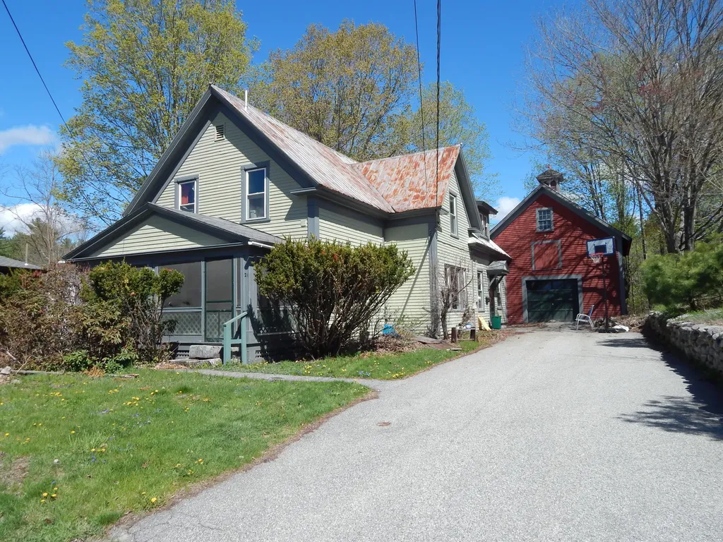 21 Crescent Street Norway ME 04268