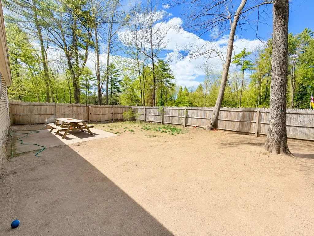 73 Greenfield Road Waterboro ME 04061