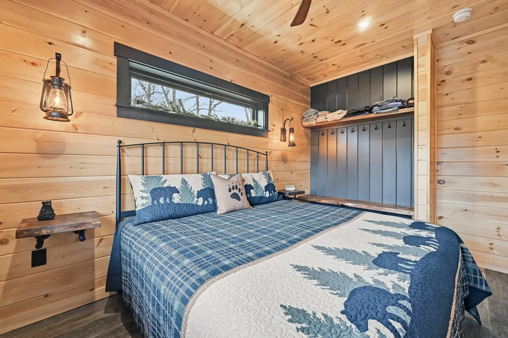15 Barkies Way Rangeley ME 04970