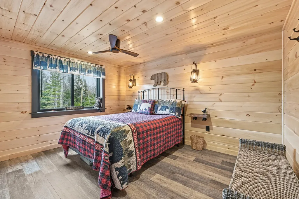 15 Barkies Way Rangeley ME 04970