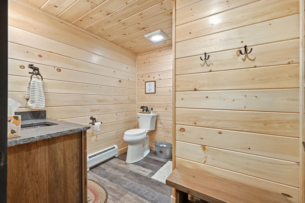 15 Barkies Way Rangeley ME 04970