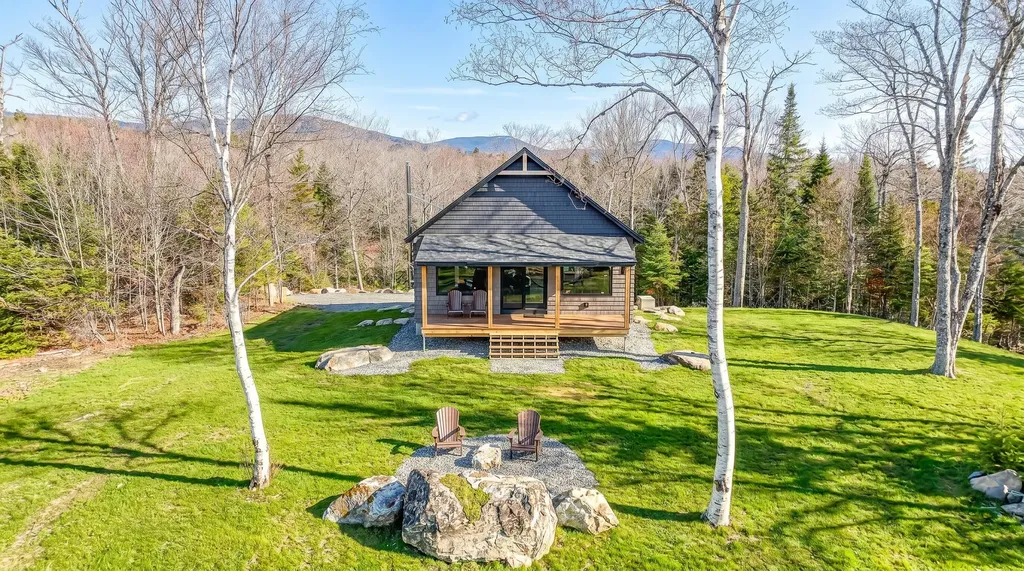 15 Barkies Way Rangeley ME 04970