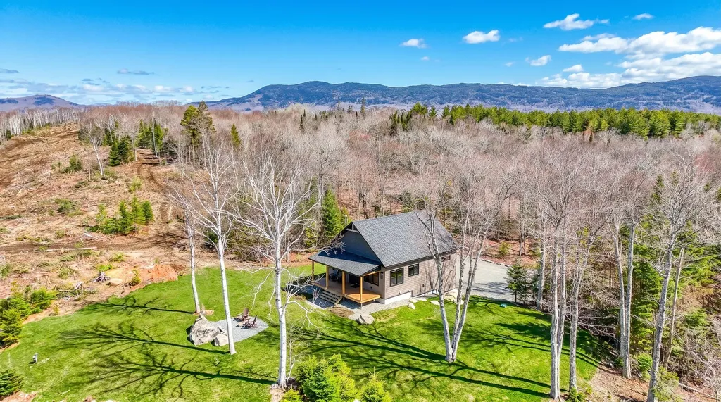 15 Barkies Way Rangeley ME 04970