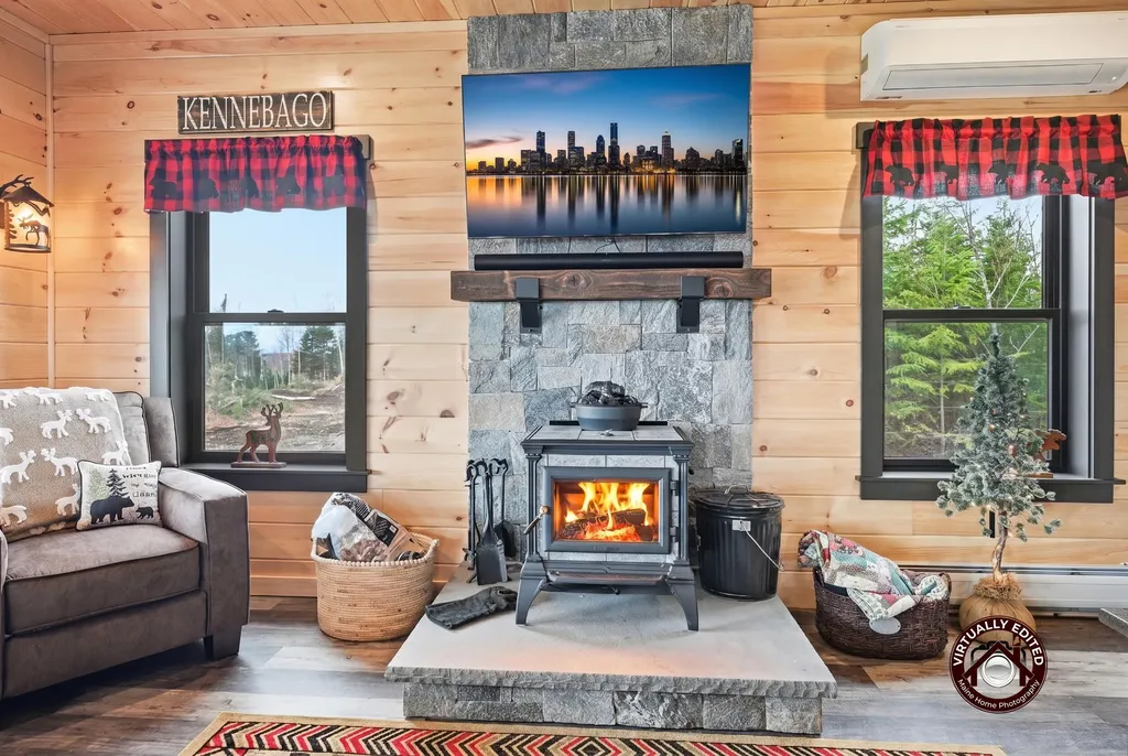 15 Barkies Way Rangeley ME 04970