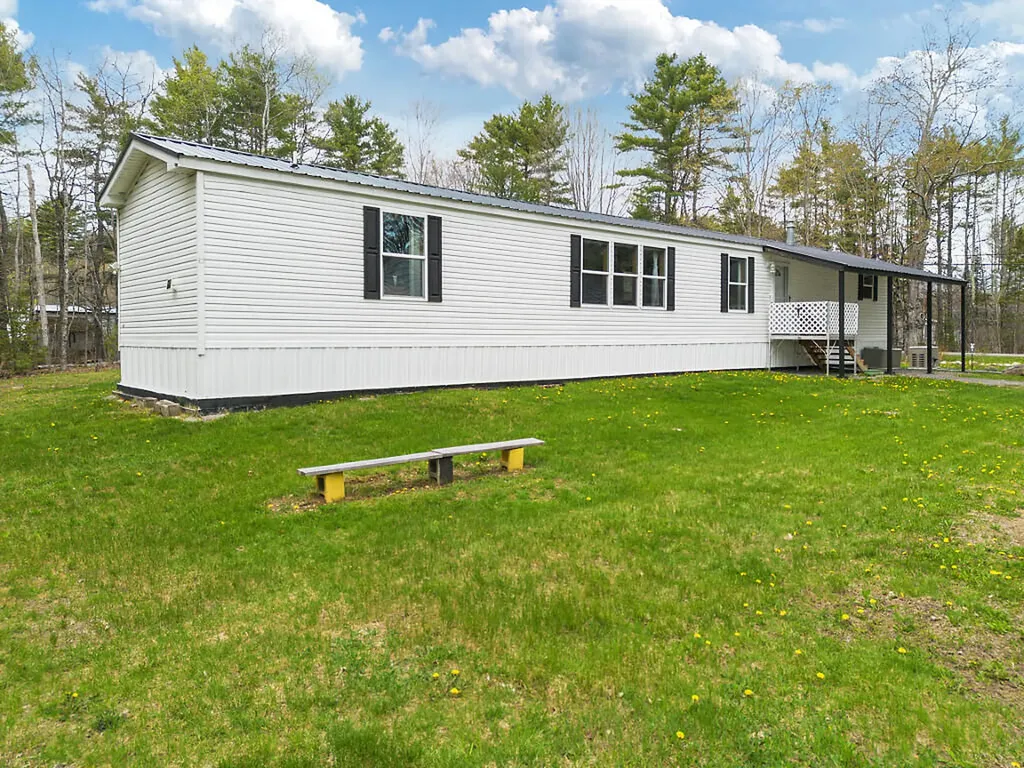 797 E Pittston Road Pittston ME 04345