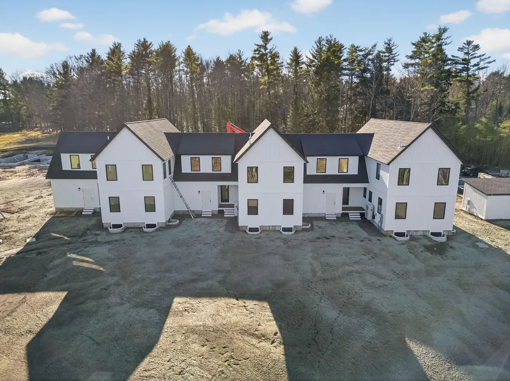 21 Fairway Commons Drive Gorham ME 04038