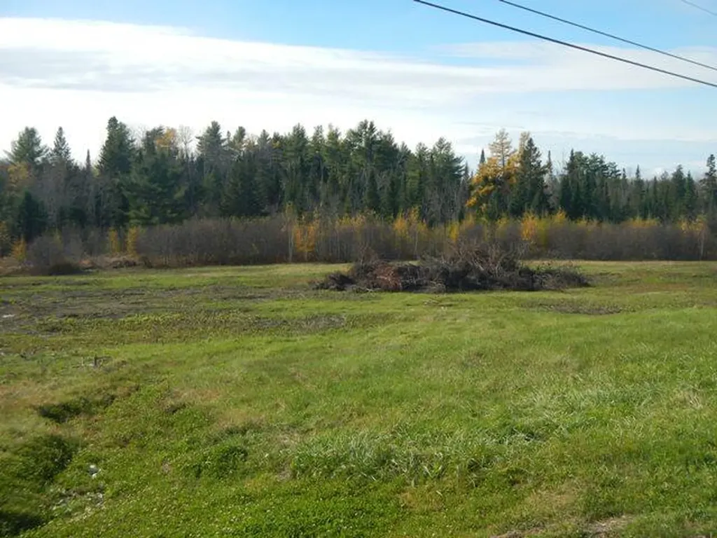 40 River Road Lincoln ME 04457