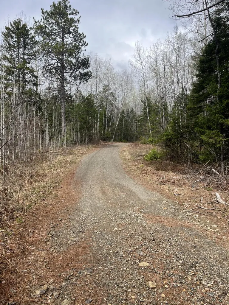 M3L2,5 Us Route 1 Highway Danforth ME 04424