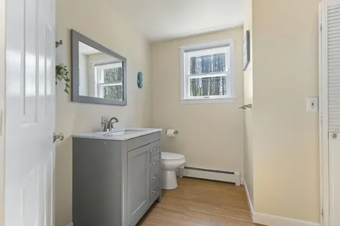 17 Glenndale Circle Scarborough ME 04074