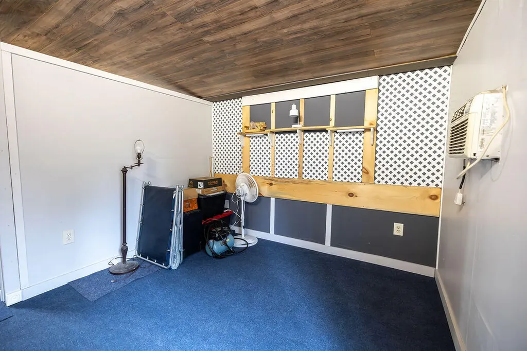 1071 Bean Road Mount Vernon ME 04352