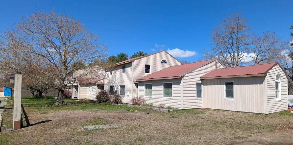 2518 U.s. 202 Winthrop ME 04364