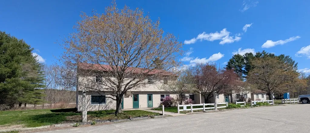 2518 U.s. 202 Winthrop ME 04364