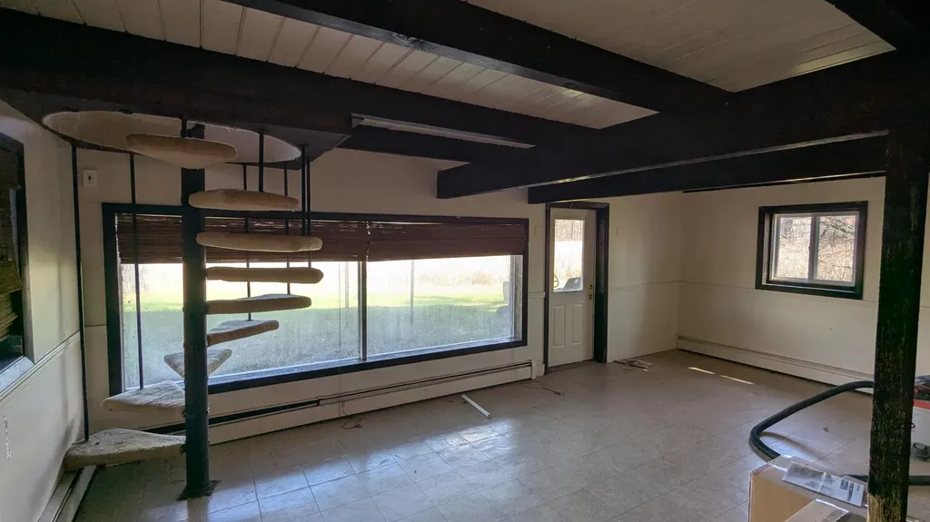 2518 U.s. 202 Winthrop ME 04364