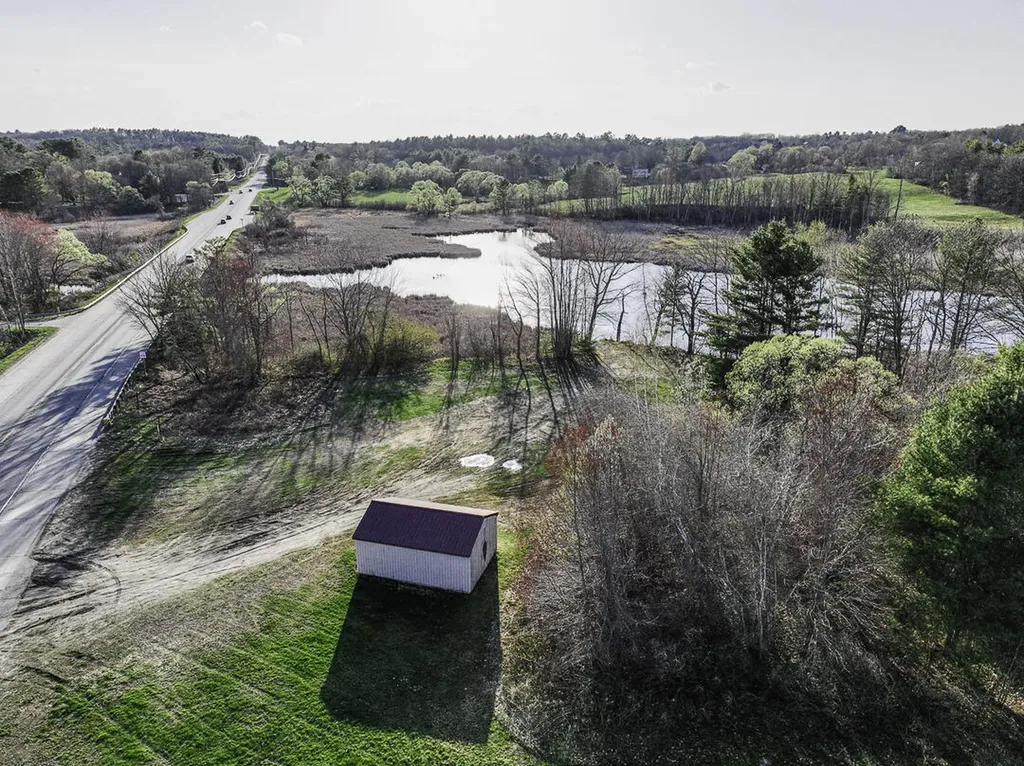 2518 U.s. 202 Winthrop ME 04364