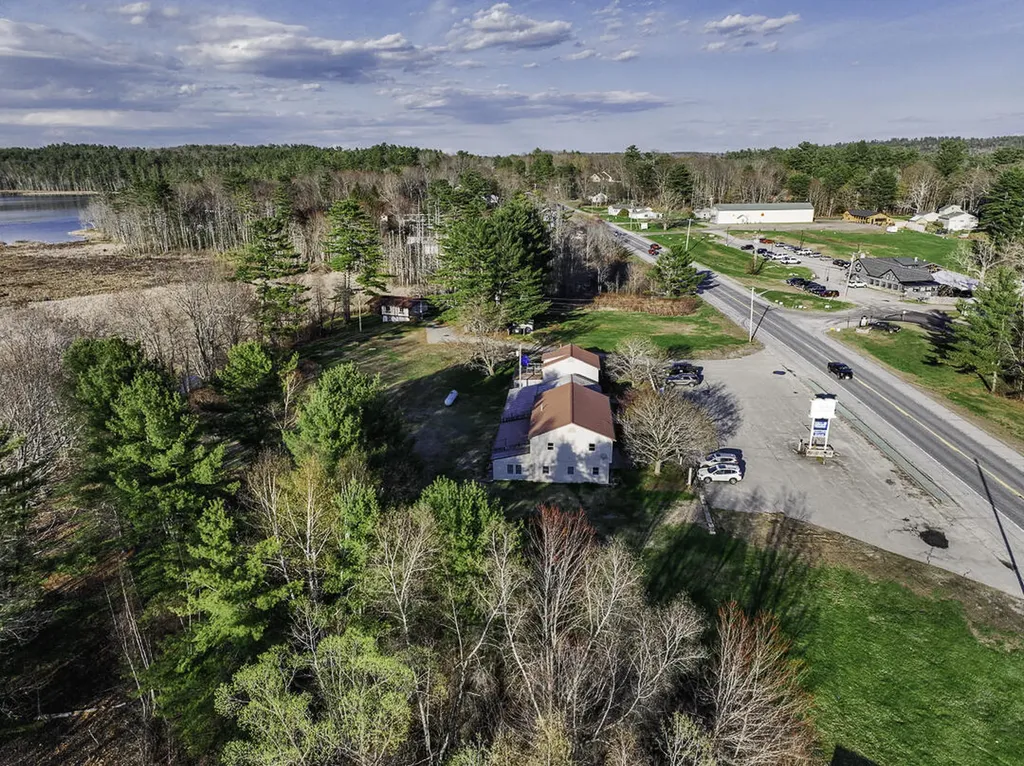 2518 U.s. 202 Winthrop ME 04364