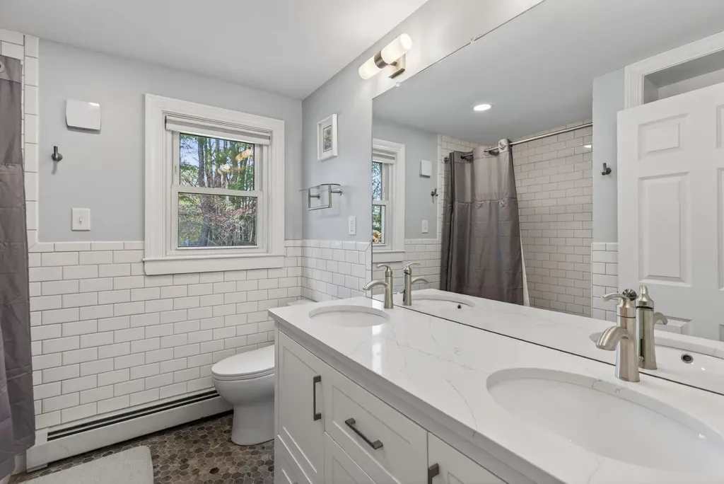 3 Whitney Road Falmouth ME 04105