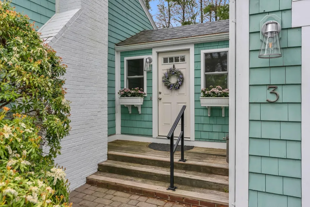 3 Whitney Road Falmouth ME 04105
