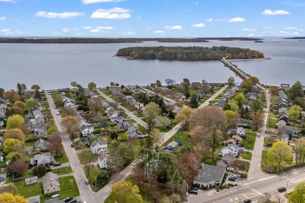 3 Whitney Road Falmouth ME 04105