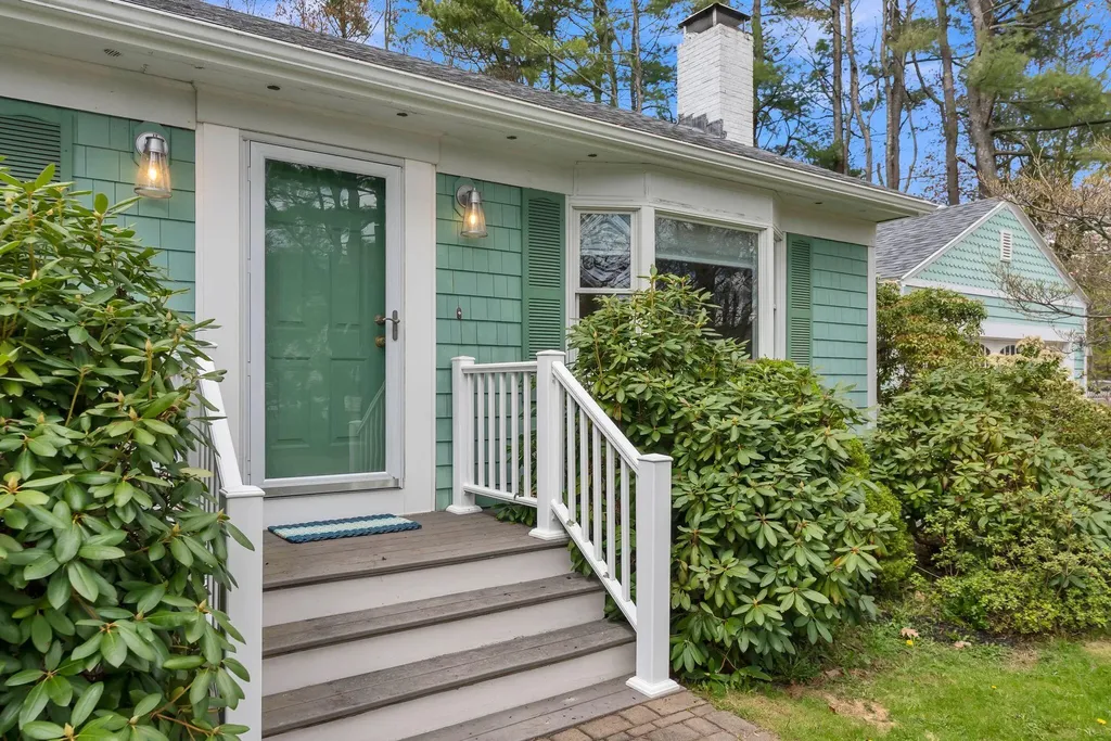 3 Whitney Road Falmouth ME 04105