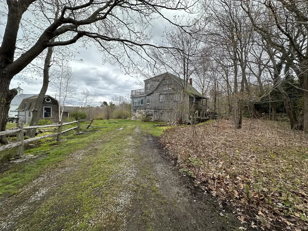 41 Circuit Road York ME 03902