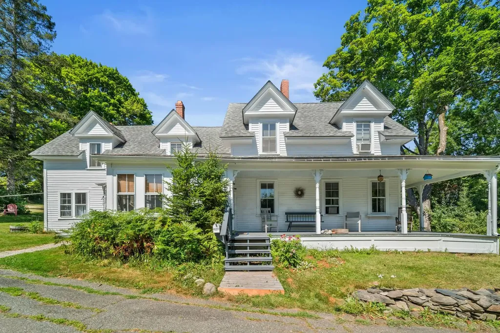 11 Spencer Street Orono ME 04473