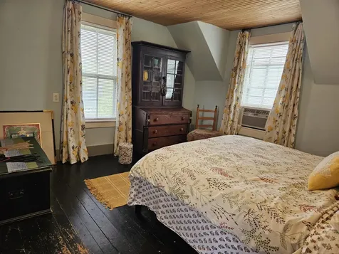 11 Spencer Street Orono ME 04473
