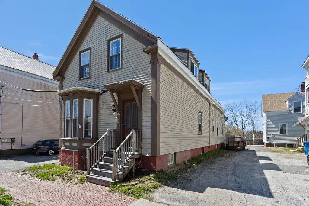 438-440 St. John Street Portland ME 04102