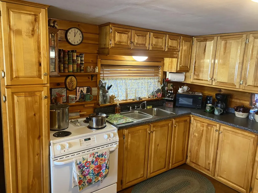 130 Williamson Road Manchester ME 04351