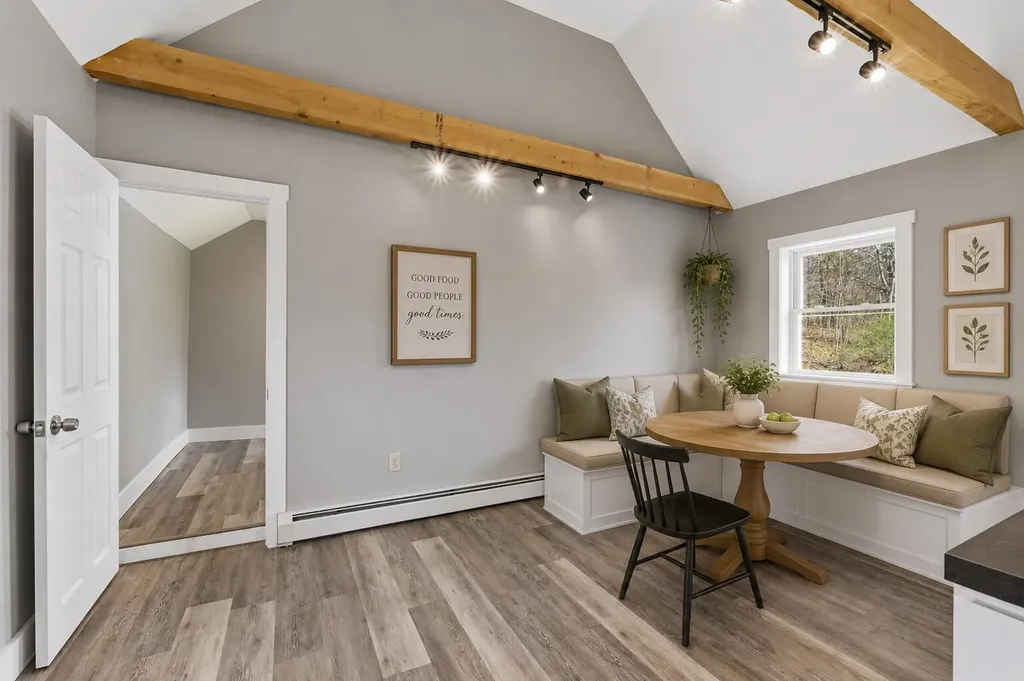 222 River Road Richmond ME 04357