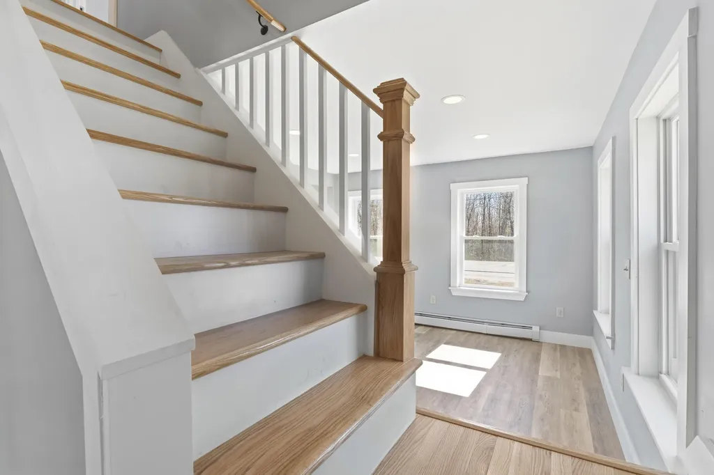 222 River Road Richmond ME 04357