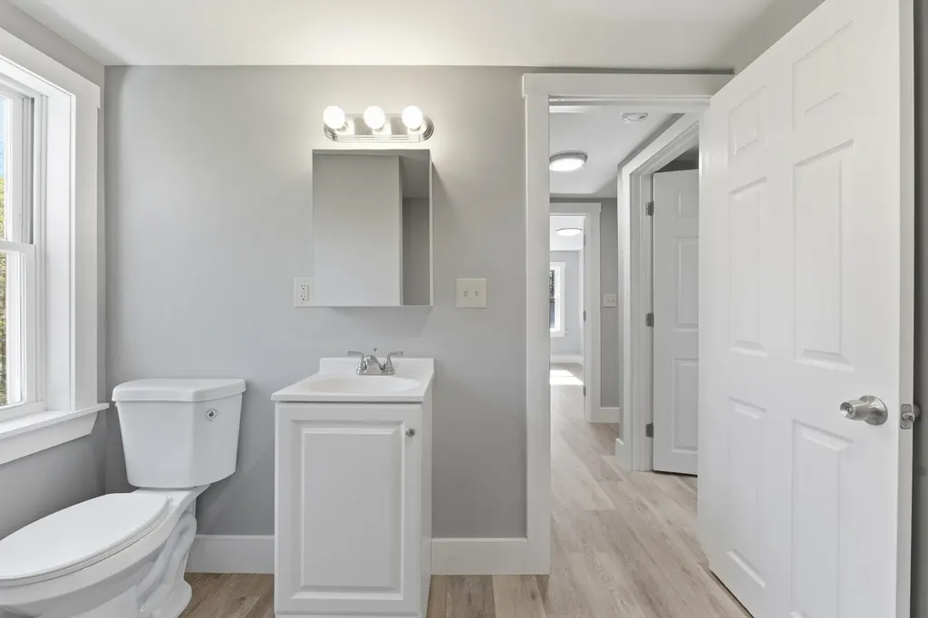 222 River Road Richmond ME 04357
