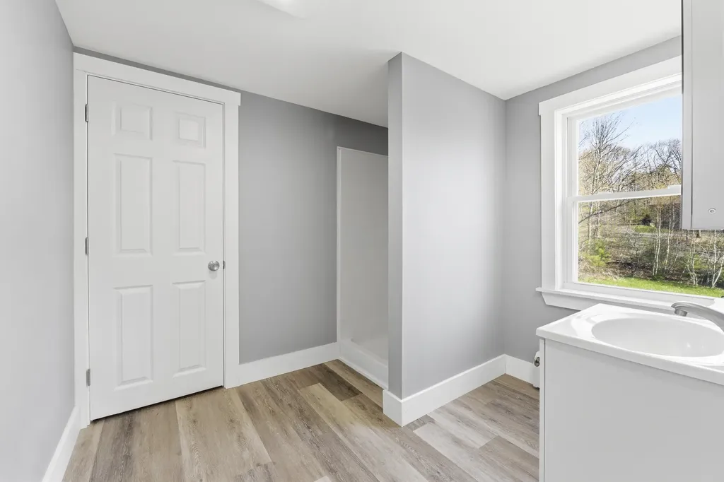 222 River Road Richmond ME 04357