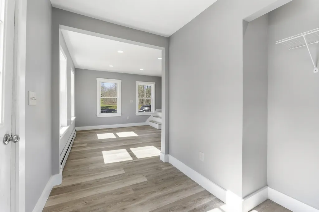 222 River Road Richmond ME 04357