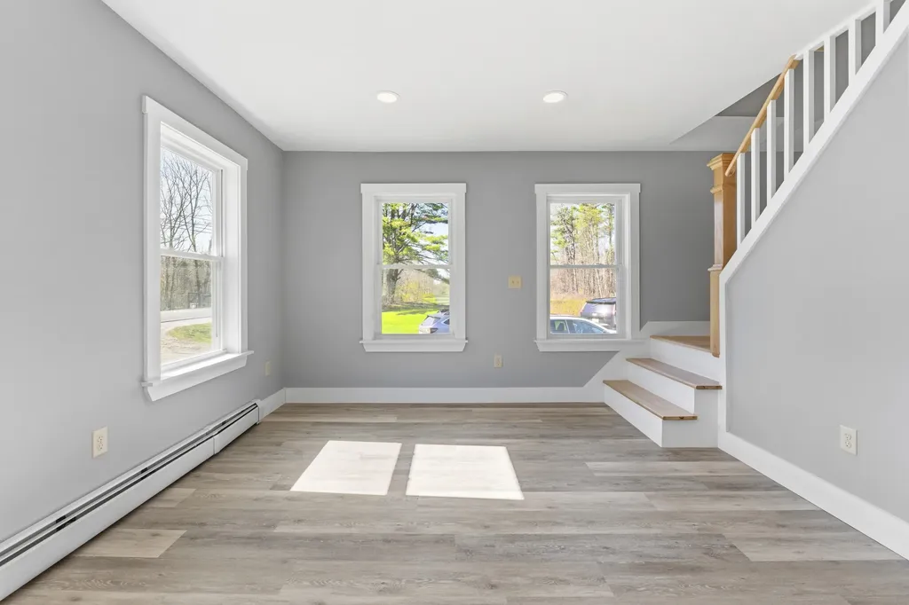222 River Road Richmond ME 04357