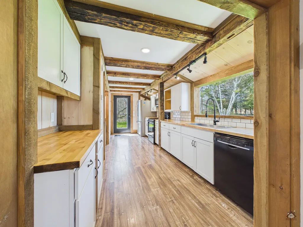 990 Pond Road Sidney ME 04330