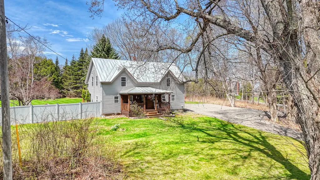 990 Pond Road Sidney ME 04330
