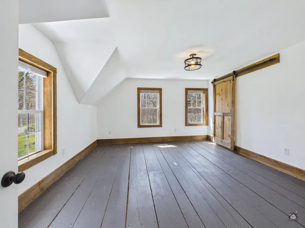 990 Pond Road Sidney ME 04330
