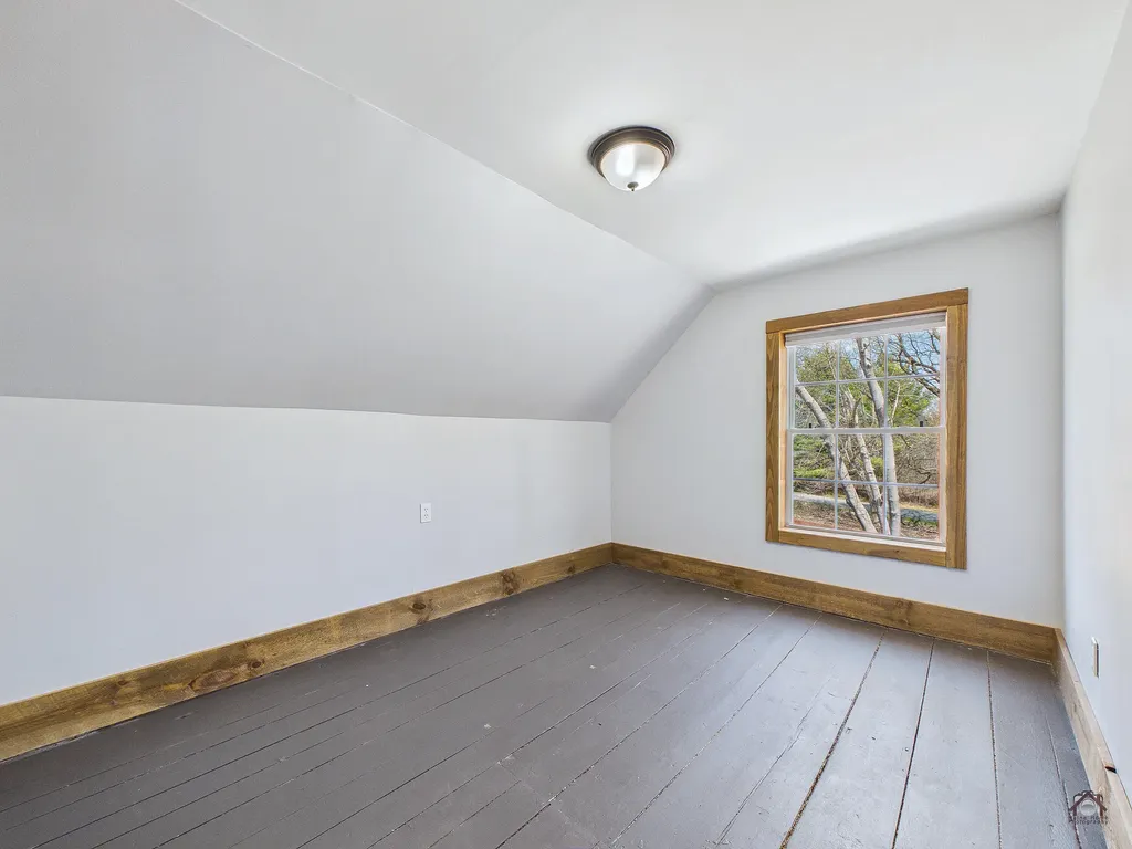 990 Pond Road Sidney ME 04330