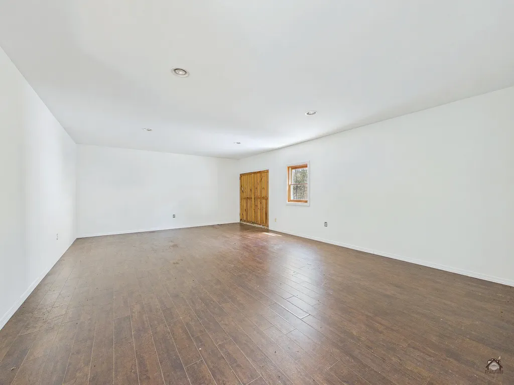 990 Pond Road Sidney ME 04330