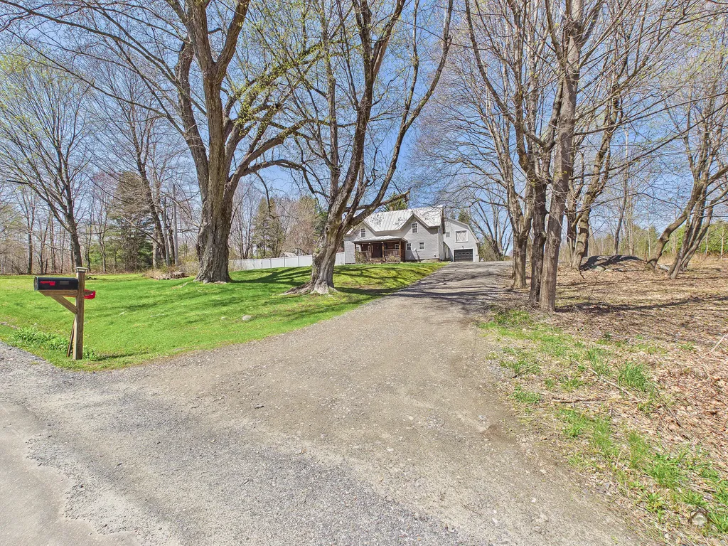 990 Pond Road Sidney ME 04330