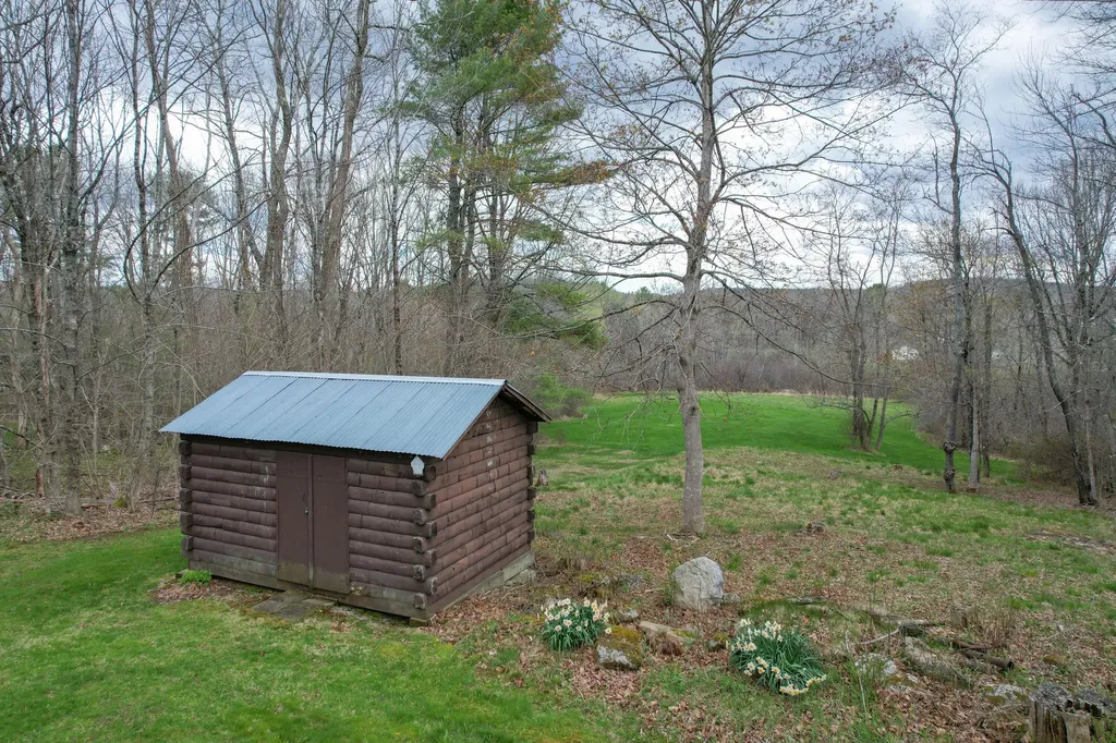 1571 River Road Bucksport ME 04416