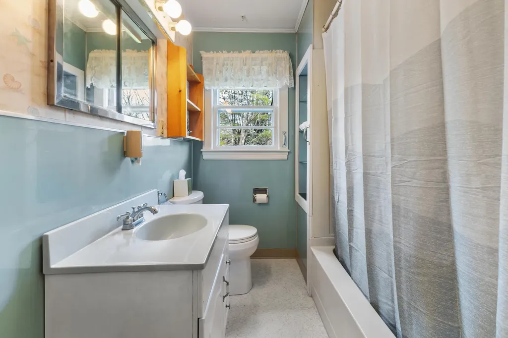 1571 River Road Bucksport ME 04416