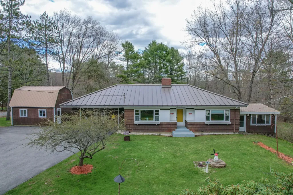 1571 River Road Bucksport ME 04416