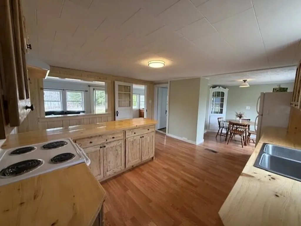206 E Plantation Road Blaine ME 04734